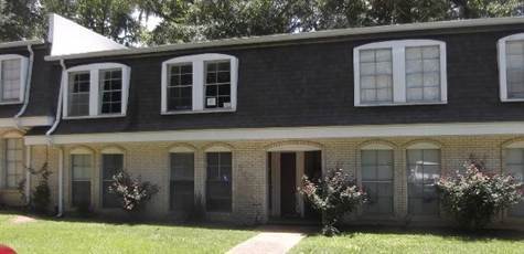 Building Photo - 2020 Continental Avenue