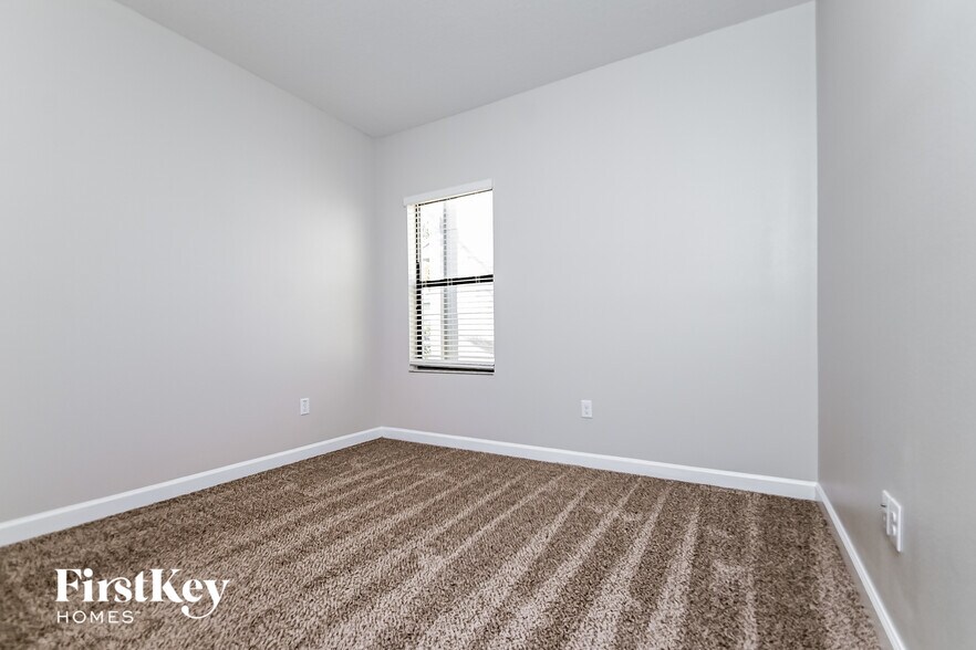Building Photo - 12016 Cinnamon Fern Dr