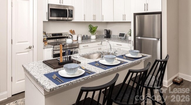 Building Photo - 8424 N Tryon St