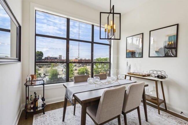 Building Photo - 174 Chester Ave SE