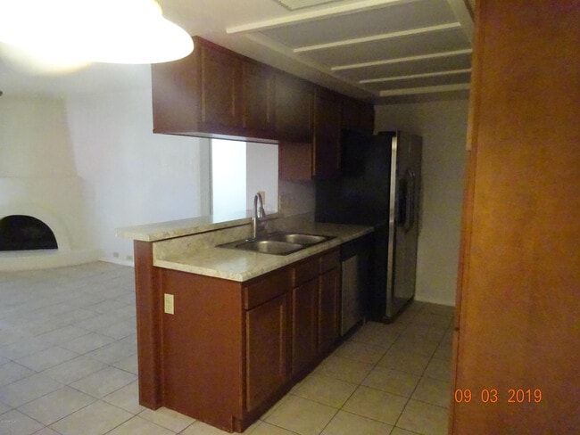 Building Photo - 10410 N Cave Creek Rd