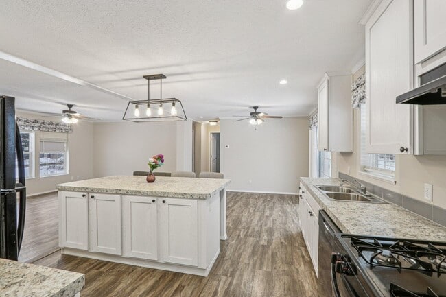 Building Photo - 4704 47th Ave