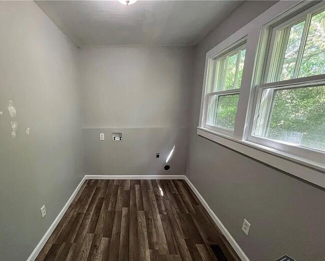 Building Photo - 3025 Maysville Rd