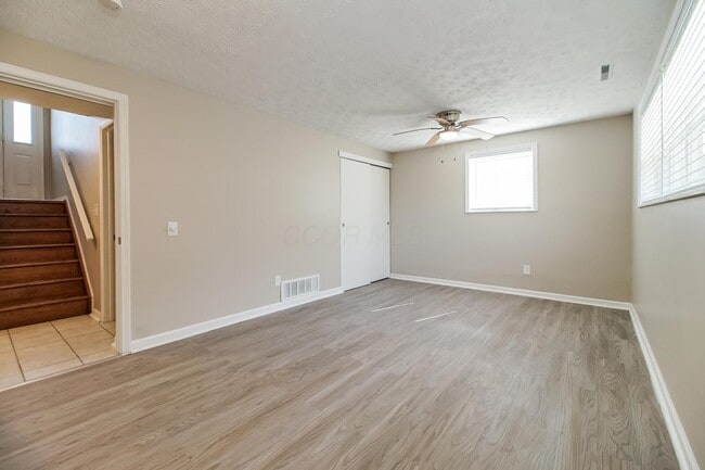 Building Photo - 3193 Elmreeb Dr