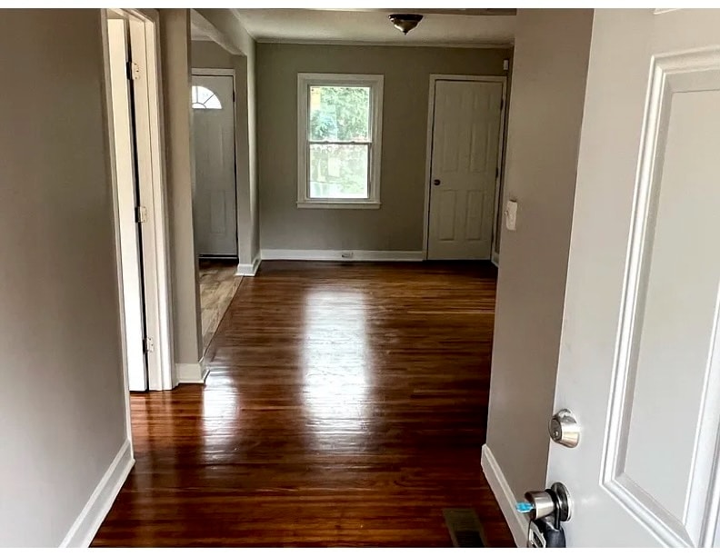 Building Photo - Room in House on West Blvd