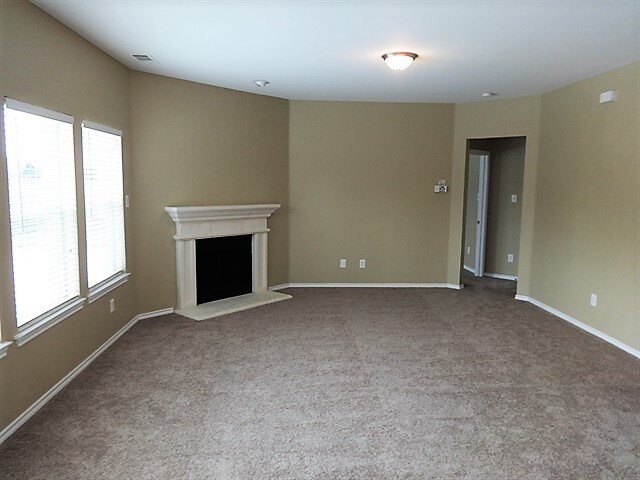 Building Photo - 5112 Parkplace Dr