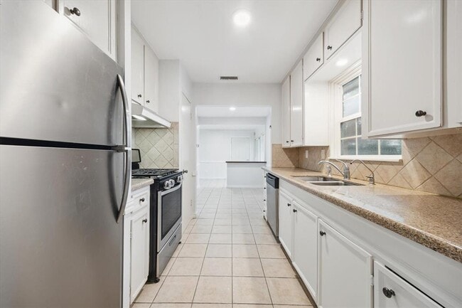 Building Photo - 5132 Mimosa Dr