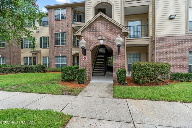 Building Photo - 7800 Point Meadows Dr