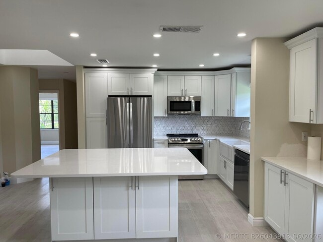 Building Photo - 29 Bethesda Park Cir