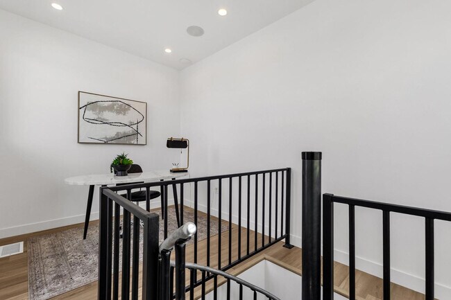 Building Photo - 4220 N 32nd St