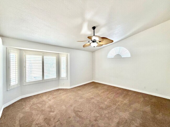 Building Photo - Open-Concept 3 Bedroom 2.5 Bathroom Home with Soaring Ceilings & Spacious Backyard