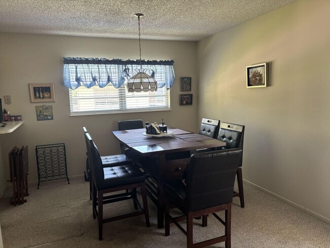 Building Photo - 7 Lake Vista Trail