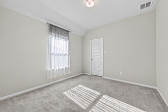 Building Photo - 32931 Franklin Brooks Dr
