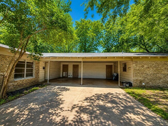 Building Photo - 603 E Oltorf St