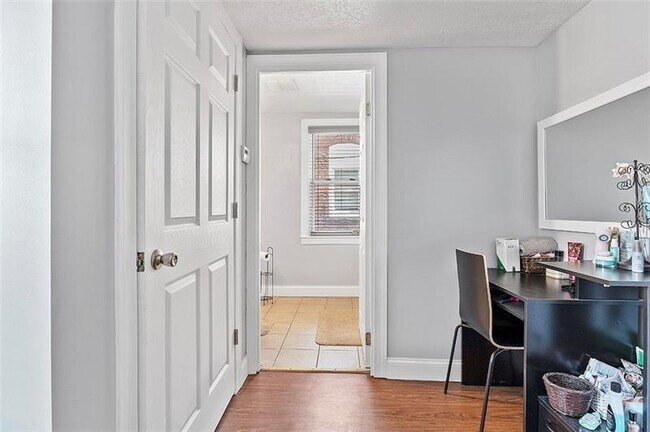 Building Photo - 858 Western Ave