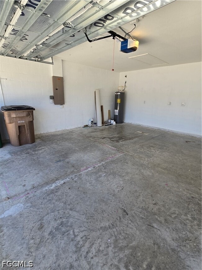 Building Photo - 2122 NE 13th Pl