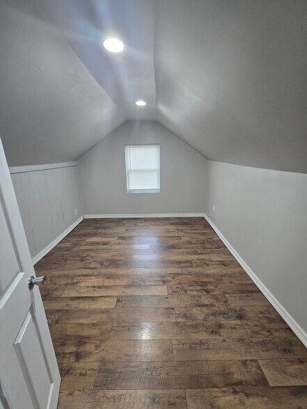 Building Photo - 311 Fountain St