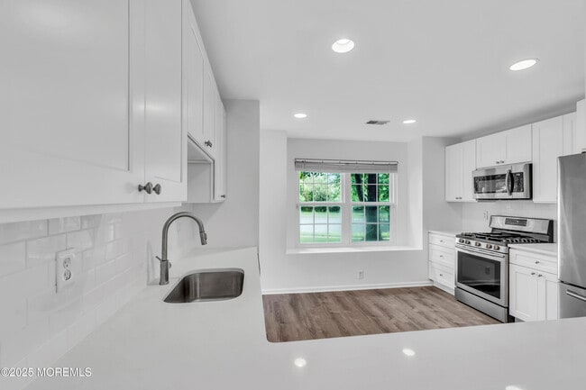Building Photo - 194 Crooked Stick Ct