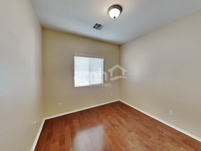 Building Photo - 14643 W Acapulco Ln