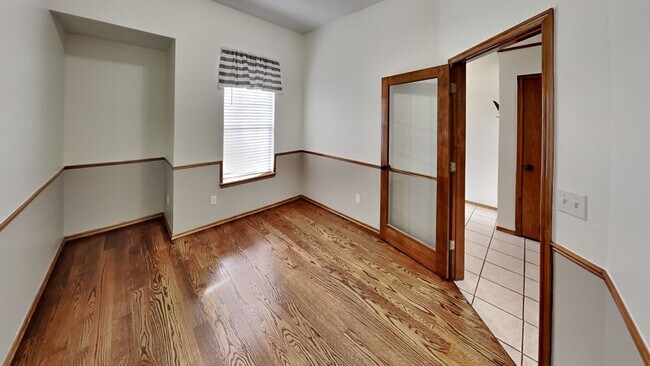 Building Photo - 3 Bedroom with Office in Edmond