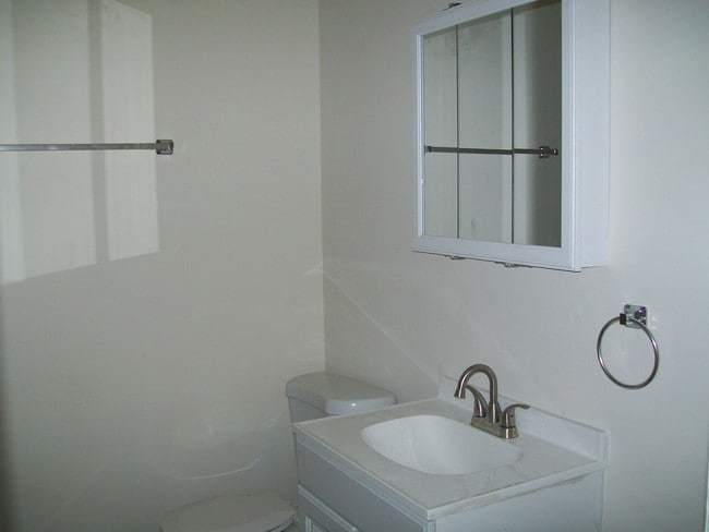 Building Photo - 3521 Bolling Rd