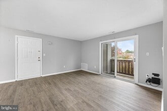 Building Photo - 2415 Ravens Crest Dr