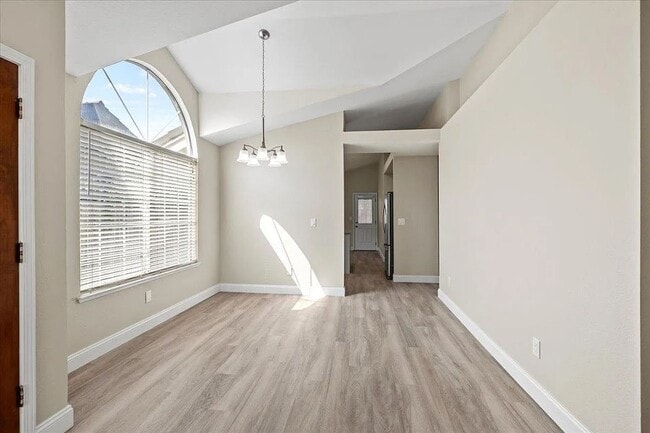 Building Photo - Updated Contemporary 3 Bed / 2 Bath Home w...
