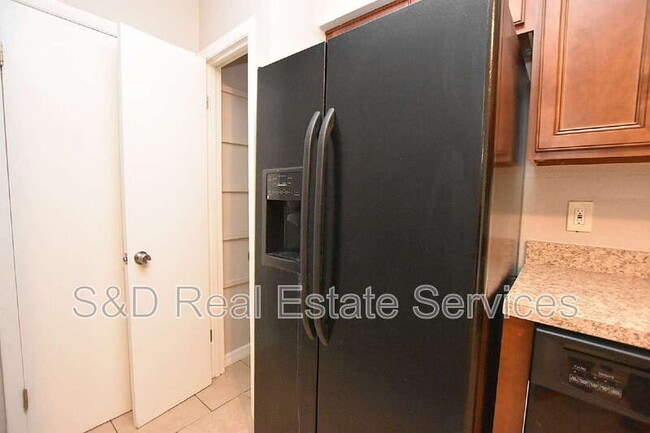 Building Photo - 1139 Mercury Dr W