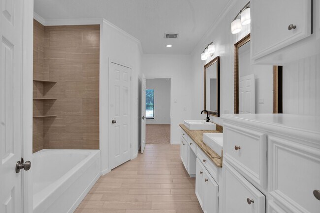 Building Photo - 12411 Exbury Ct