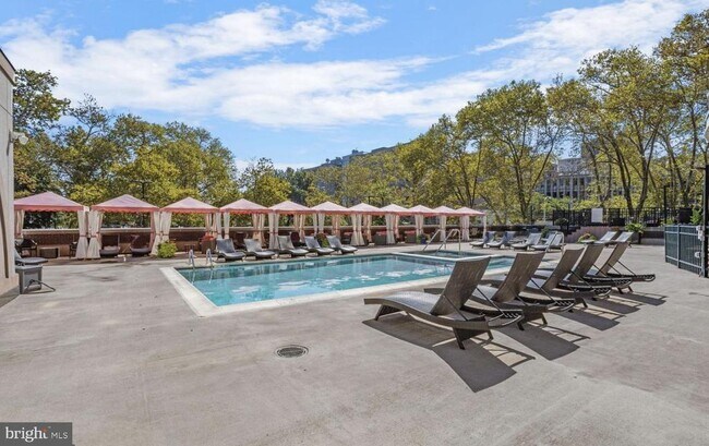 Building Photo - 201 N 8th St