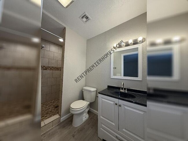 Building Photo - 4929 Brookdale Dr