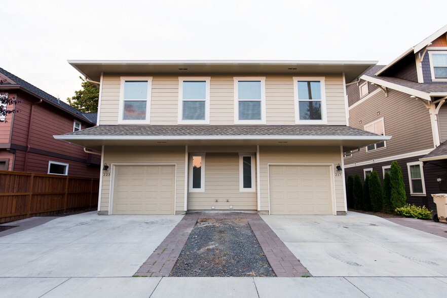 Building Photo - 223 NW 12th St