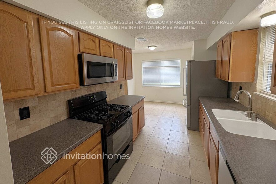 Building Photo - 9422 Cedar Point Cir