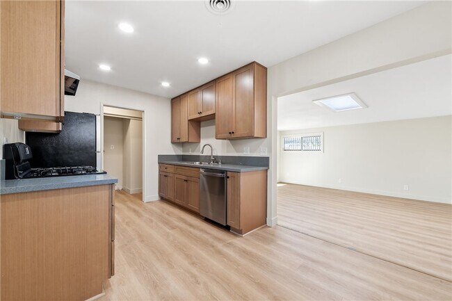 Building Photo - 6431 Brown Cir