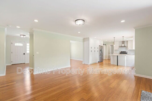 Building Photo - 6999 Tartan Dr