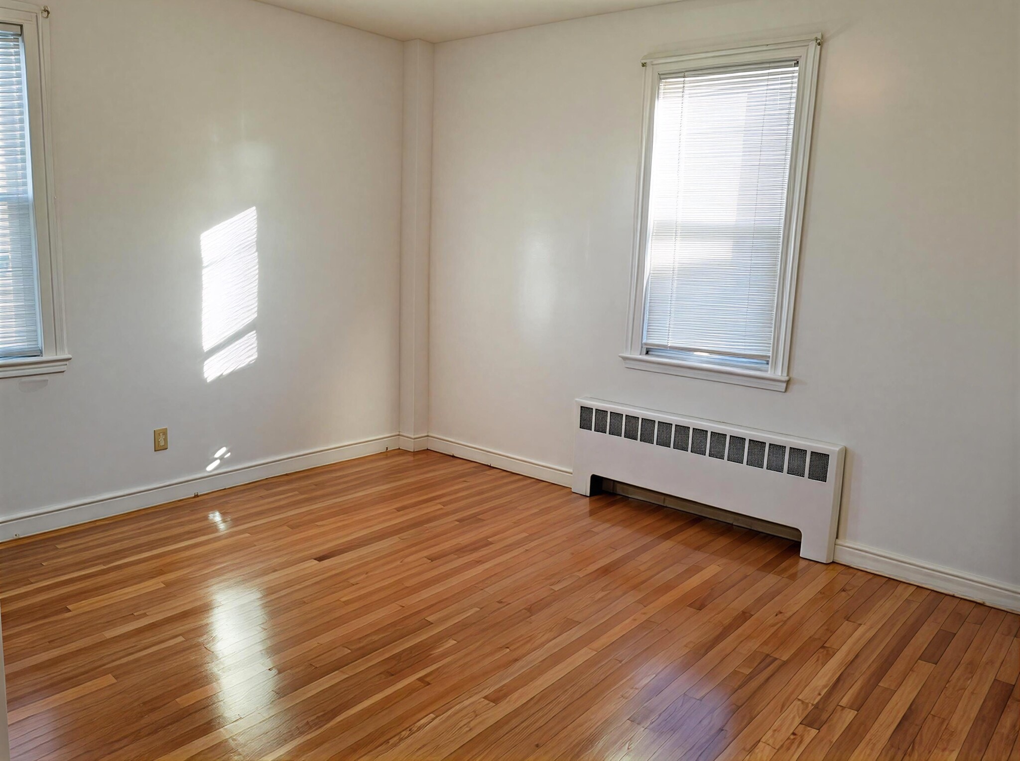 Building Photo - 248 Park St