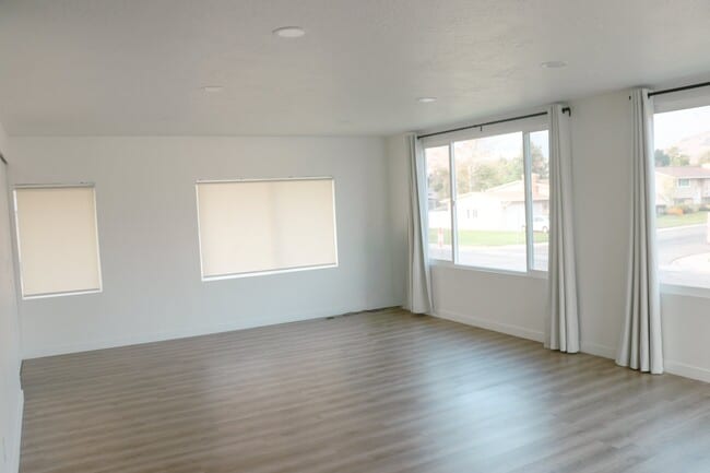 Building Photo - 1108 500 N