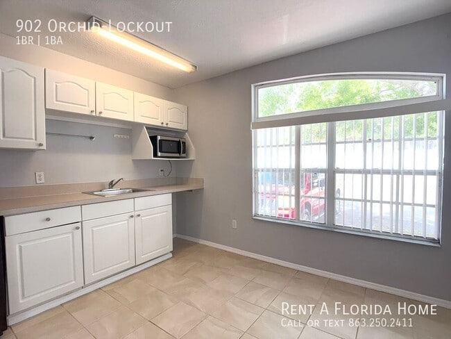 Building Photo - 902 Orchid-Lockout-