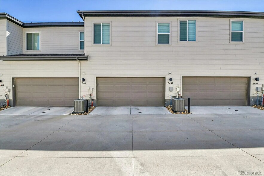 Building Photo - 6459 N Dunkirk St