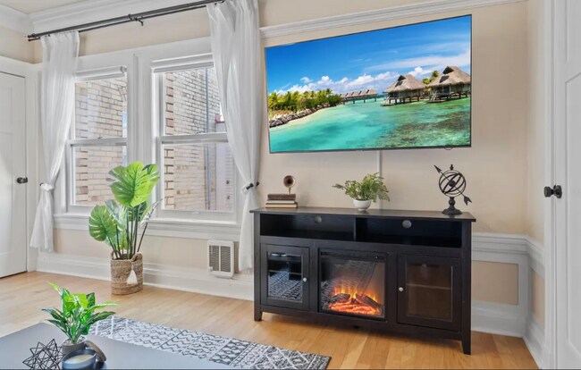 Building Photo - 1715 Sonoma Blvd