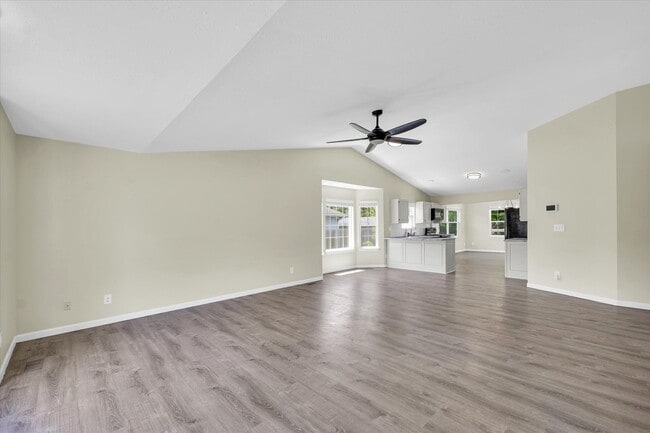 Building Photo - 405 Ridge Rd