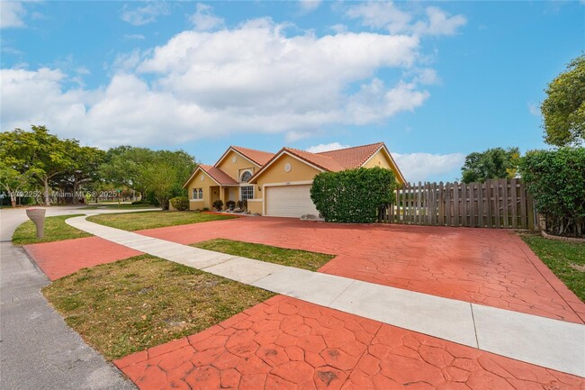 Building Photo - 1400 SW 54th Ave