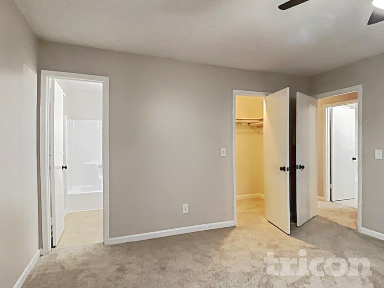 Building Photo - 4659 Sierra Ct