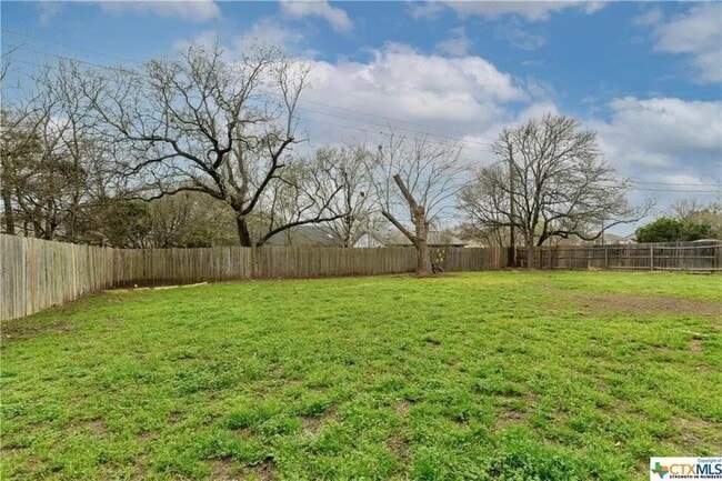 Building Photo - 13218 Villa Park Dr