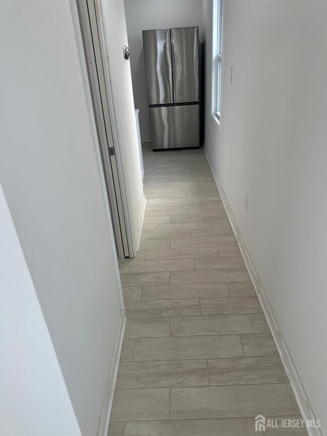 Building Photo - 111 Bayview Dr