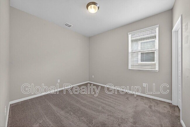 Building Photo - 13015 Red Elks Lks