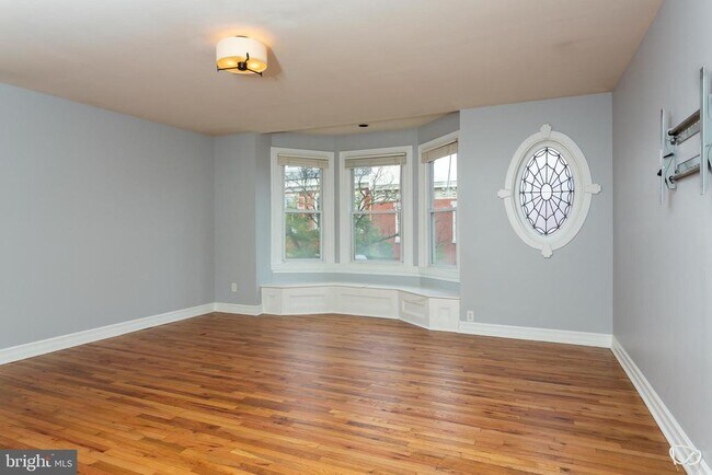 Building Photo - 1728 Mt Vernon St