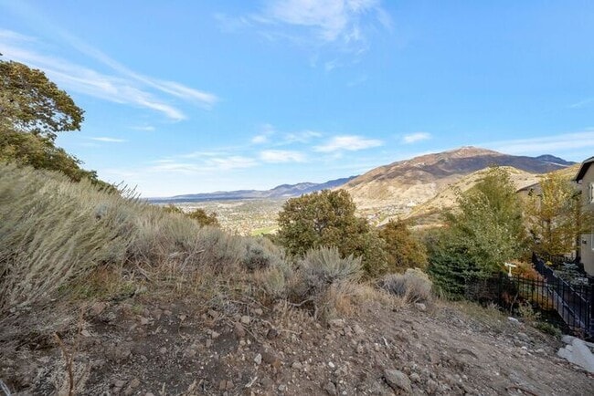 Building Photo - SPECTACULAR VIEWS, MIL APT, BRAND NEW MOUN...