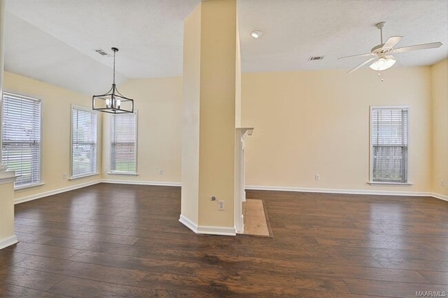 Building Photo - 3830 Claiborne Cir