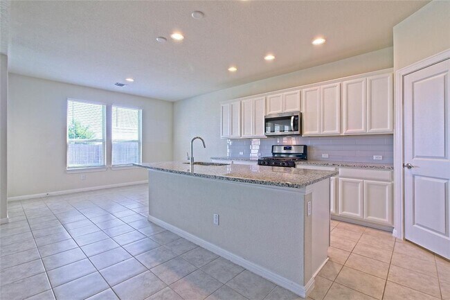 Building Photo - 5610 Wolf Pack Dr